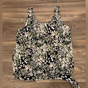 Women’s Swim Wear (top only).  Size: XXL.  Ties at side.  Like new.  No fade.